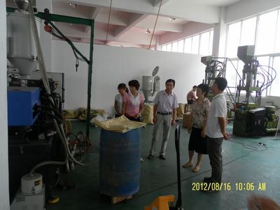 從實(shí)驗(yàn)室到生產(chǎn)線(xiàn) 生化系教師的塑料模具企業(yè)掛職之旅